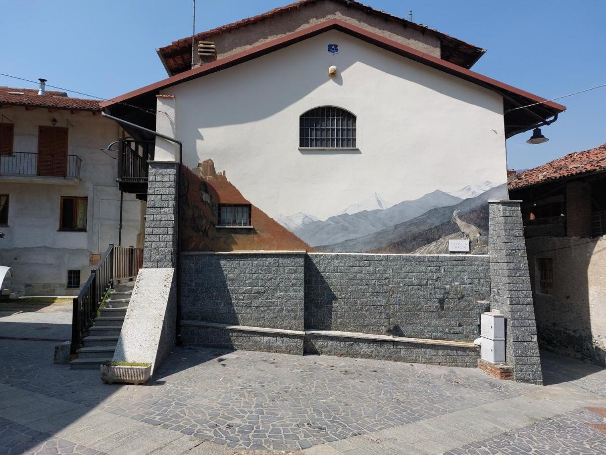 Casa Del Rustico, Indipendente Vista Sacra Con Dipinto Villa Caprie Exterior photo